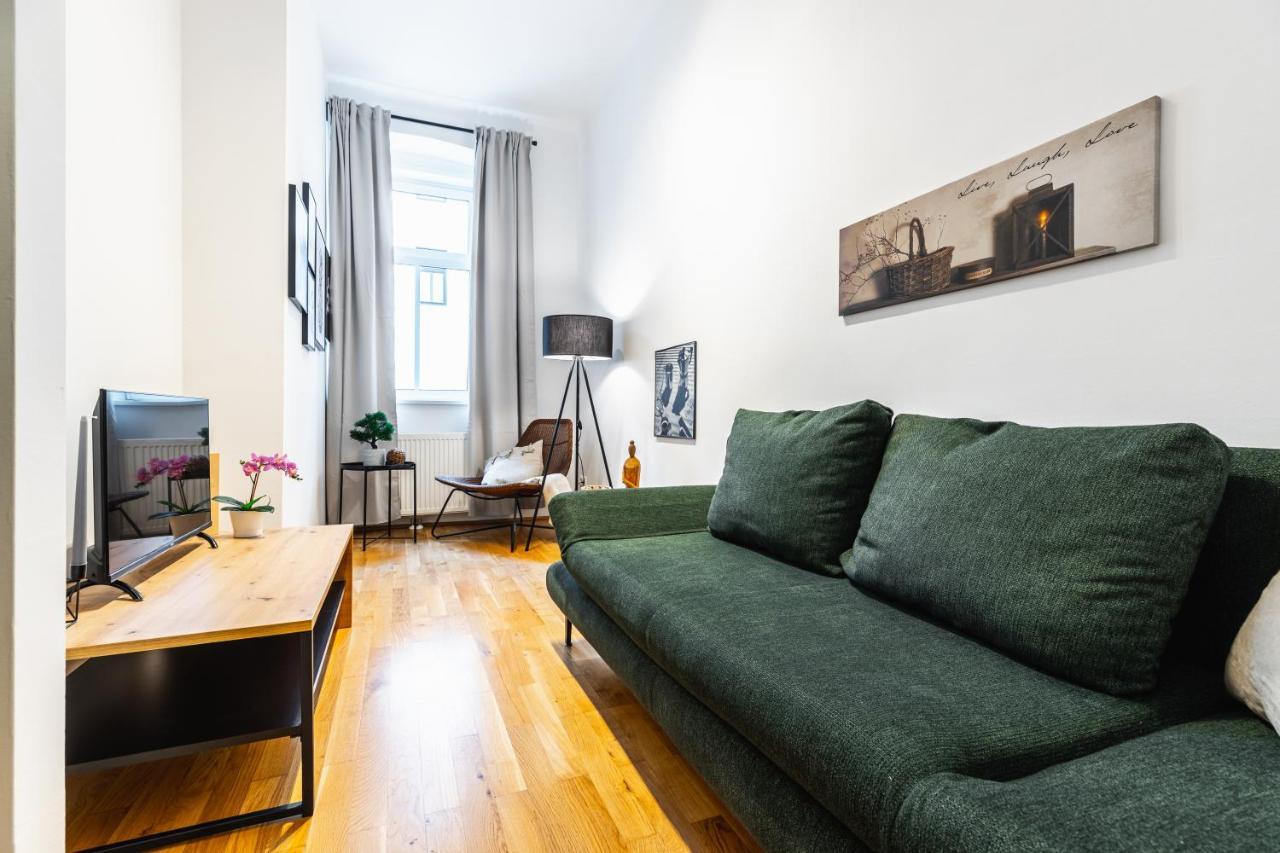 Stylish Designed Apartment In A Calm District Vienna Esterno foto