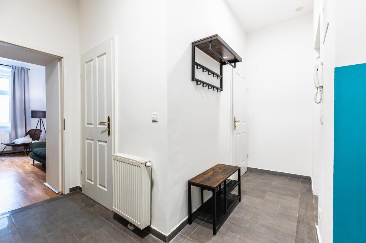 Stylish Designed Apartment In A Calm District Vienna Esterno foto