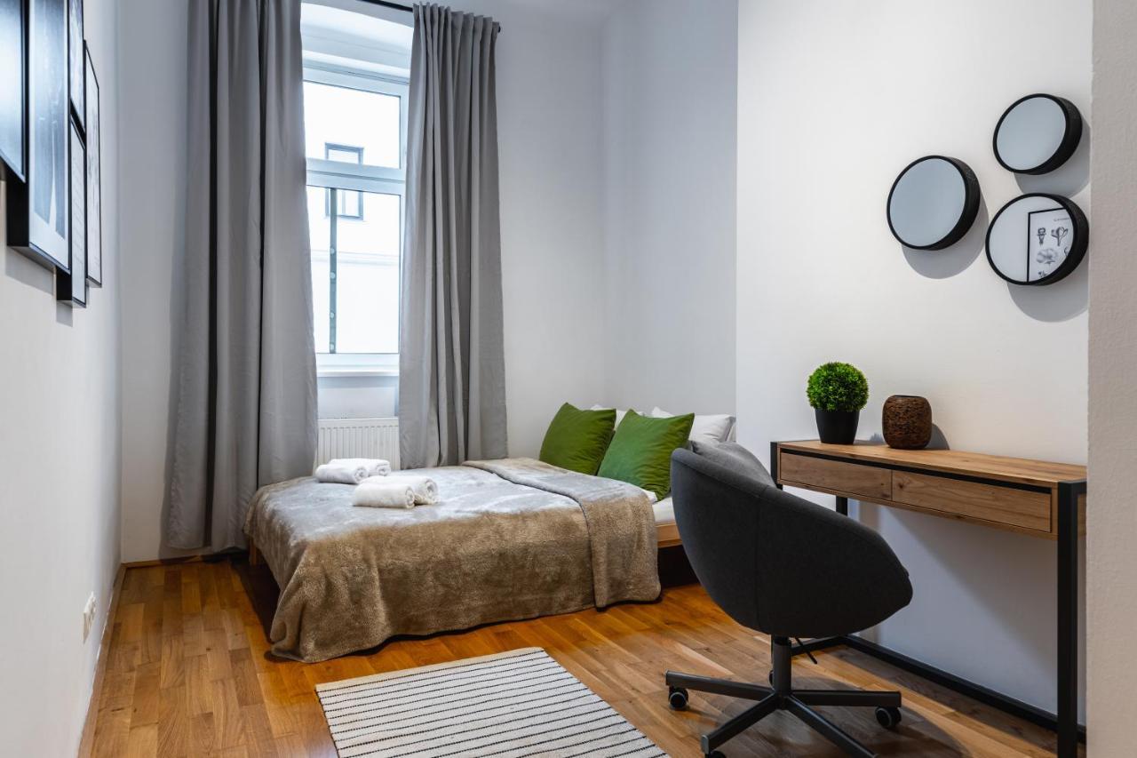 Stylish Designed Apartment In A Calm District Vienna Esterno foto