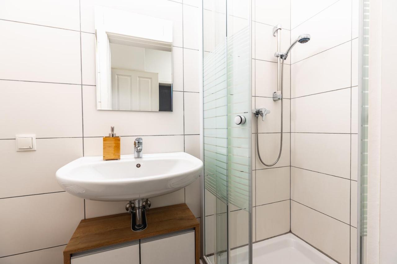 Stylish Designed Apartment In A Calm District Vienna Esterno foto